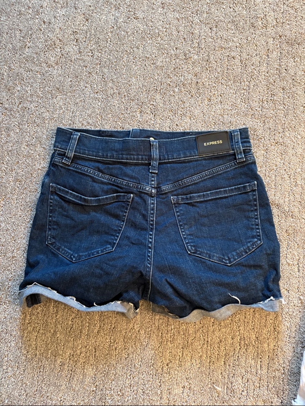 Express Shortie Mid Rise shorts - Picture 3 of 5